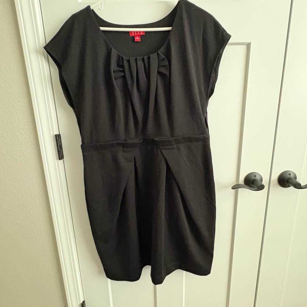 Elle, xl, little black dress. Date, professional dressier event. Dressy casual